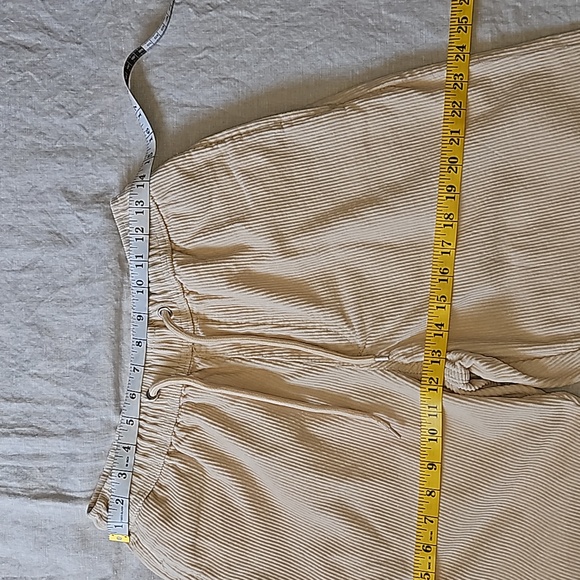 Man boohooMAN corduroy baggy pants size 30R - Picture 12 of 17